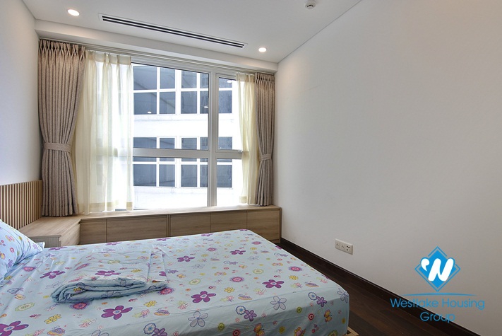 Hanoi Aqua Central 03 bedroom apartment for rent, 44 Yen Phu, Hanoi
